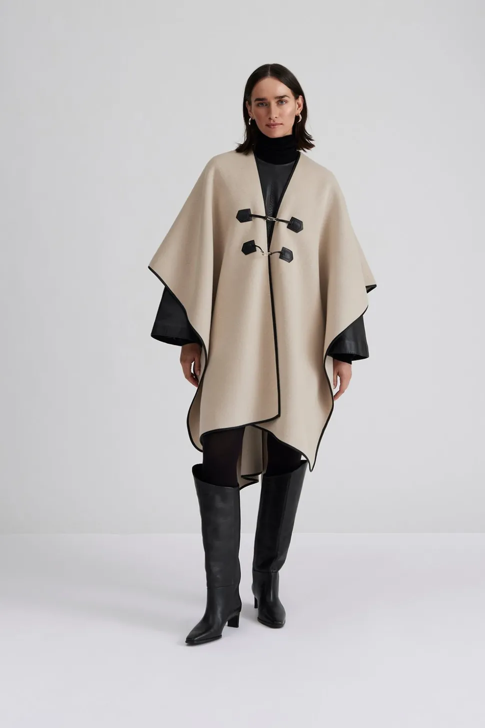 Macie cape