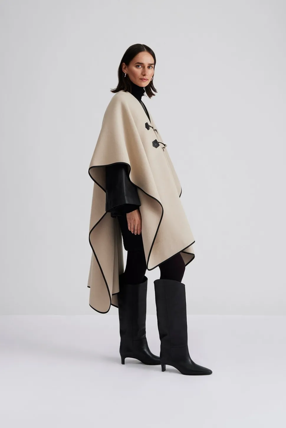 Macie cape