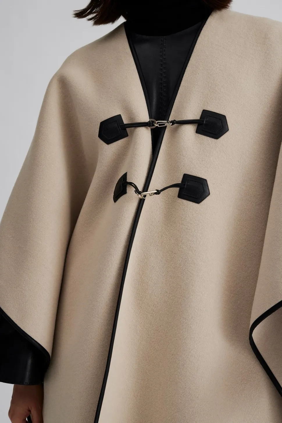 Macie cape